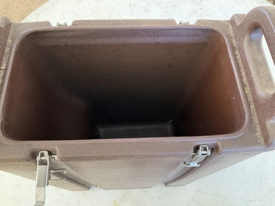 Used CAMBRO CAMTAINER 500LCD Beverage Dispensers Michigan US | Miedema Asset Management Group #1580017