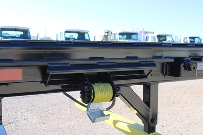 New | in-Stock 2027 MACK MD7 Rolloff Trucks Texas US | Roll Off Truck World #1491925