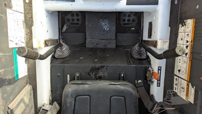 USED 2001 BOBCAT 553