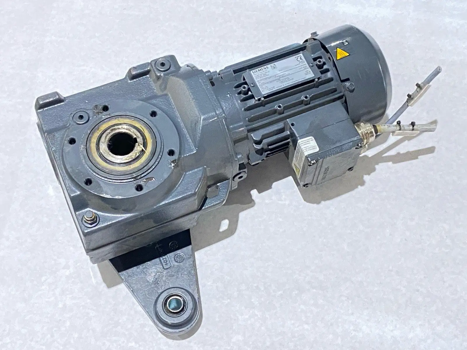 Used Siemens SIMOGEAR Geared Motor Gearmotors Michigan US | Maverick Industrial Sales #1389657