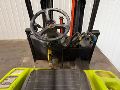 Used _UNKNOWN_ _UNKNOWN_ 4-Wheel Sit down Electric Counterbalance Forklifts Ohio US | Myron Bowling Auctioneers Inc #1574180