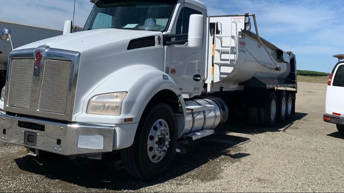 USED 2019 Kenworth T880