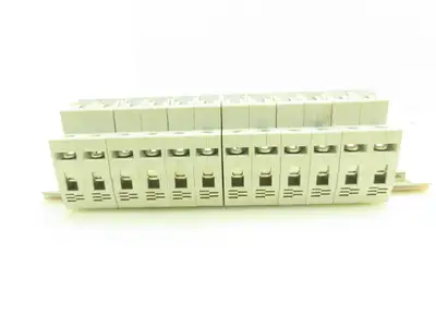 Eaton WMZS2C03 C3 Circuit Breaker 3A 10kA 277/480VAC 2 Pole Lot of 6