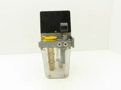 SKF MKU11-KW2-J0051 Lubricator Oil Pump Oiler 16 Bar 0.1 L/min 100VAC 2L Tank