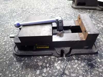 USED KENNAMETAL D60