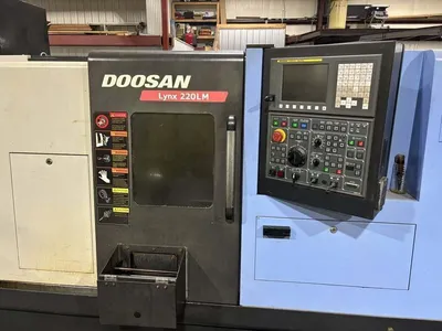 2012 DOOSAN LYNX 220LMA CNC Lathes. | 520 Machinery Sales LLC (2)