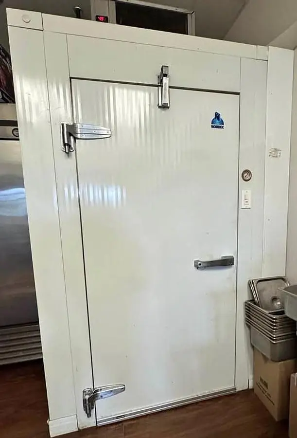 USED NORBEC WALK IN