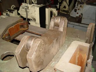 USED ENGINE LATHE 18'' FOLLOW REST