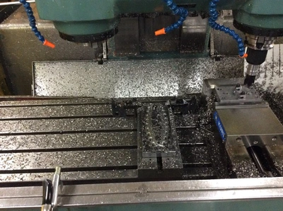 USED 1983 MATSUURA MC-1000V-DC