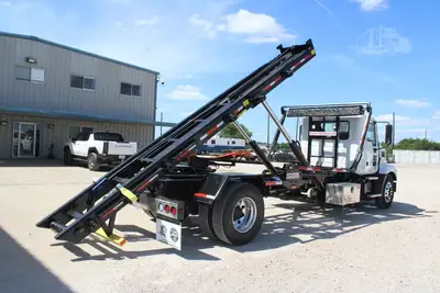 New | in-Stock 2027 MACK MD7 Rolloff Trucks Texas US | Roll Off Truck World #1491924