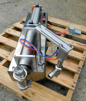 USED SINGLE PISTON FILLER 2500 ML