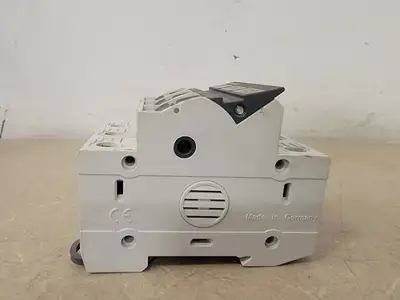 USED ALLEN-BRADLEY 1492-FB3C30