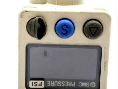 USED SMC DIGITAL PRESSURE SWITCH, 145PSI, PNP 80MA OUT, 12-24VDC