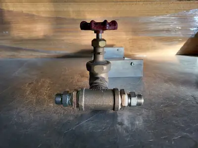 3/4" Class 150S Gate Valve w/ Flowmeter