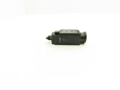 Telemecanique XCK P102H7 Limit Switch Roller Plunger 240vac 3A