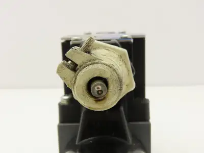 Tokyo Tokimec DG4V-3-2A-M-P7-H-7-54 Directional Control Solenoid Valve 24VDC