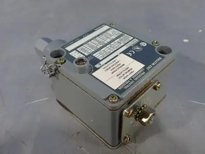NEW ALLEN BRADLEY 836TT253J