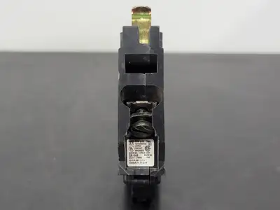 USED SQUARE D QOB120