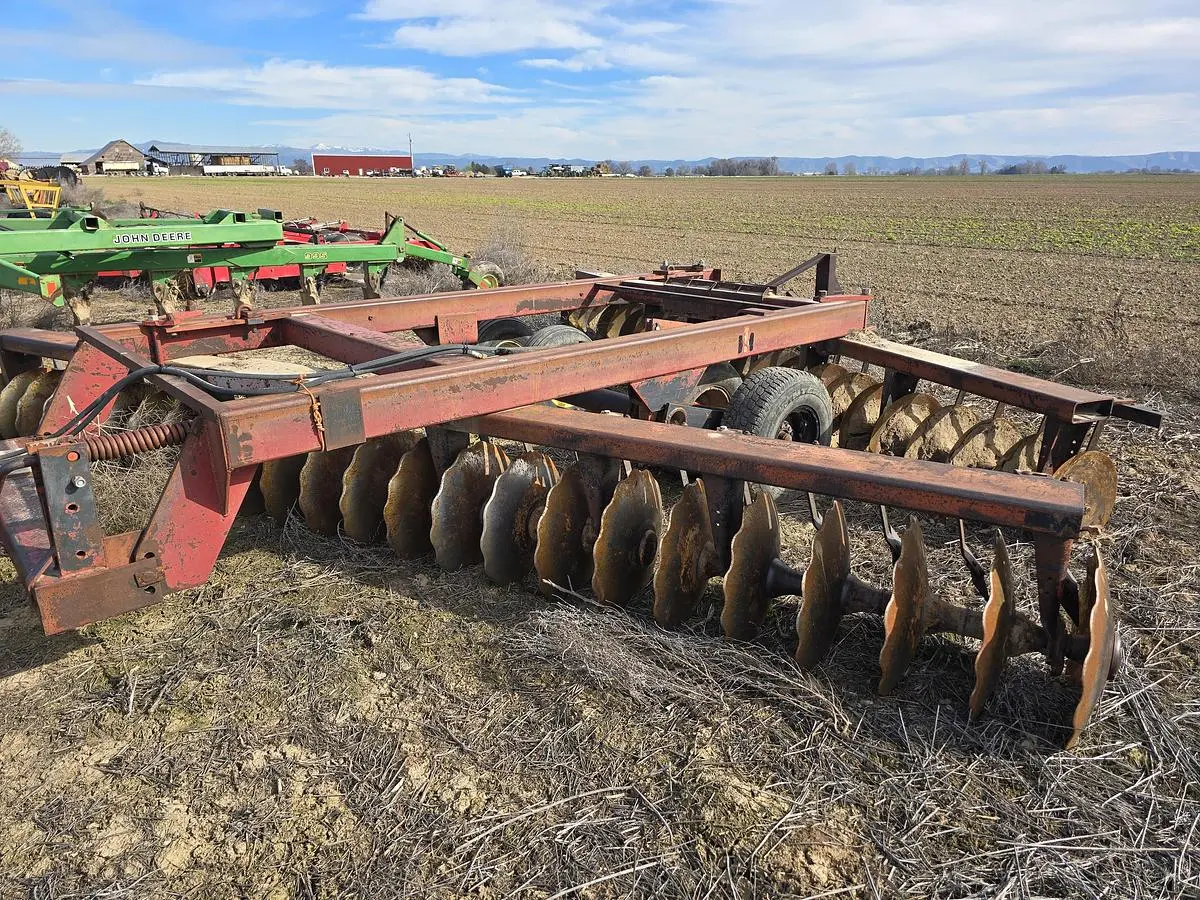 USED INTERNATIONAL 21'