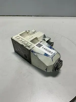 USED TOKIMEC VICKERS DG4V-5-2A-M-P7L-H-6-30