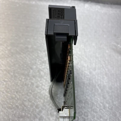 USED Allen-Bradley 1746-IB32