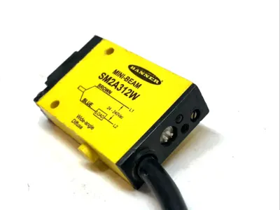USED BANNER MINI-BEAM PHOTOELECTRIC SENSOR 24–240 VAC DIFFUSE 130MM