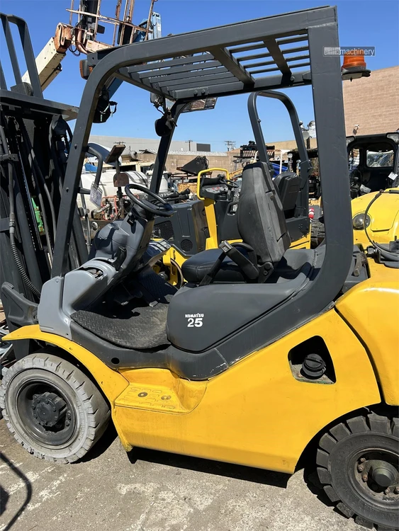 Used 2011 KOMATSU FG25T-16 Misc Forklifts California US | Lillo Machinery #1399248