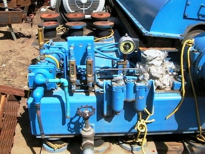Humboldt B3-3 decanter centrifuge, CS.