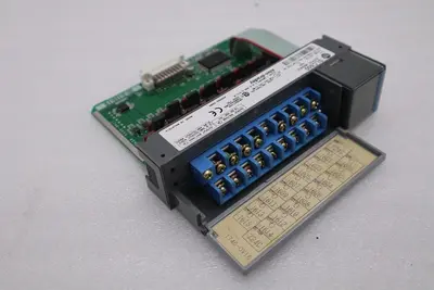 Allen Bradley 1746-OV16 /C SLC 500 16-Point Digital Output Module STOCK K-680-C