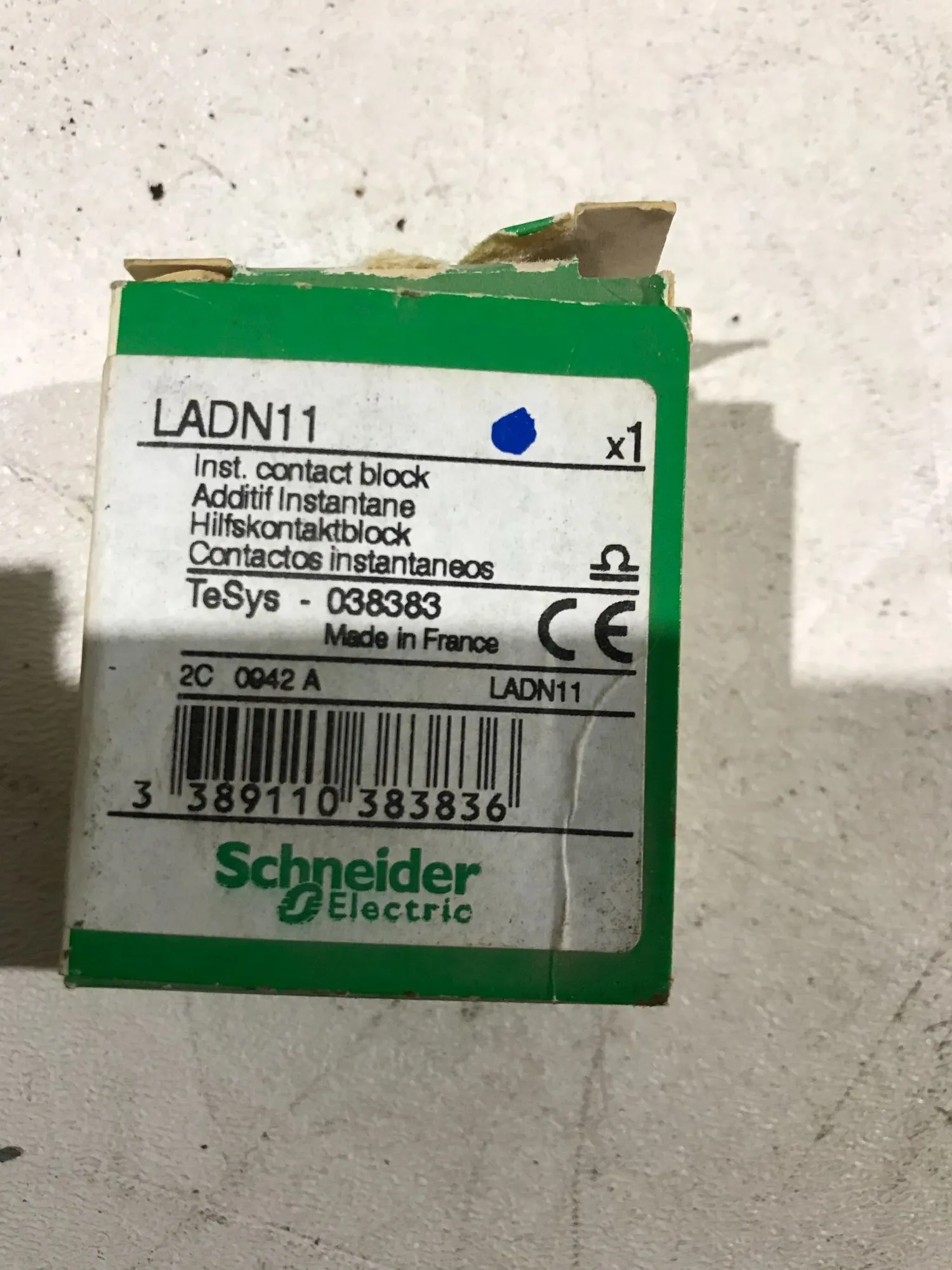NEW SCHNEIDER ELECTRIC LADN11