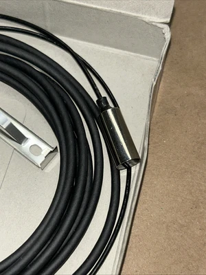 NEW Omron E2EC-C3D1