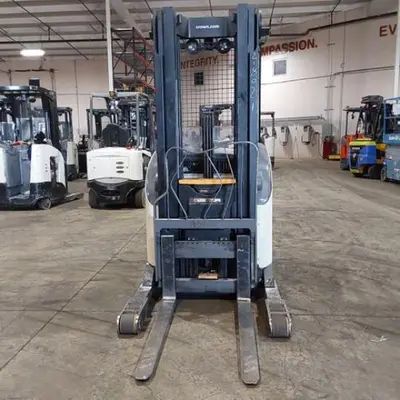 USED 2016 CROWN RR5725-45