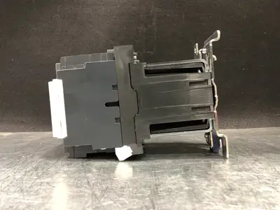 NEW 2017 SCHNEIDER ELECTRIC LC1D40BD