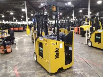 USED 2023 YALE ESC030
