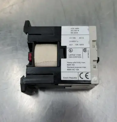 Schneider Electric CA2SK20 Contactor, 10A, 690VAC w/LA4SKE1U Module. 4A43.1