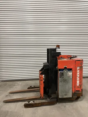 Raymond 20R30TN Ride-On Electric Reach Order Picker Stacker Forklift 24V 3000lb