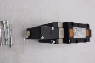 SMC 30-VFS4100-5FZC / 30VFS41005FZC NEW OPEN BOX 19 AVAILABLE STOCK 1767-A