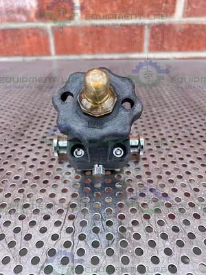 USED ITT PURE FLO .75-316L-RA15MAX-CWP150 DIAPHRAGM VALVE W/ 3/4" SANITARY FITTING