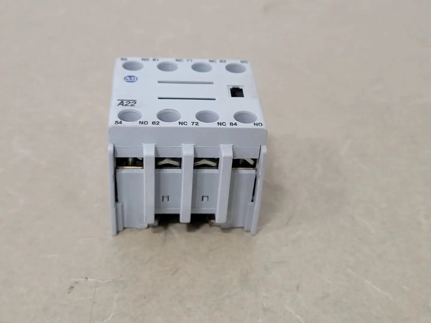 NEW ALLEN-BRADLEY 100-FA22