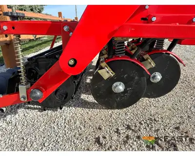 Used TAR RIVER _UNKNOWN_ Food Plot Seeders Iowa US | Keast Enterprises #1360509