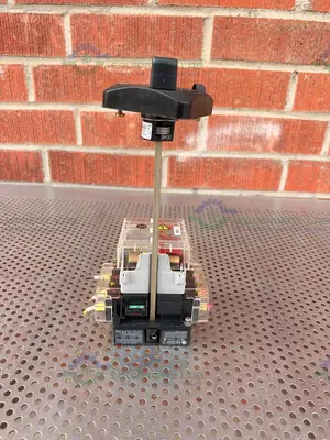 Used ALLEN BRADLEY 194R-NJ030P3 3-POLE, 30-AMPERE FUSED ROTARY DISCONNECT SWITCH Electronics & Components California US | Equipment Lab #1566564