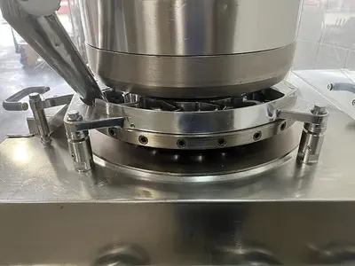 USED 2005 VANGUARD PHARMACEUTICAL MACHINERY VRP1124