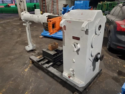 Troester 90mm Extruder
