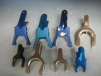 QTY. 4. METAL CLAMPS MILLIPOR C XX1004703 2NO35 IN...