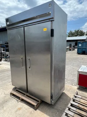 75-0291 Delfield 2 Door Roll In Self-Contained Cooler MRRI2-S