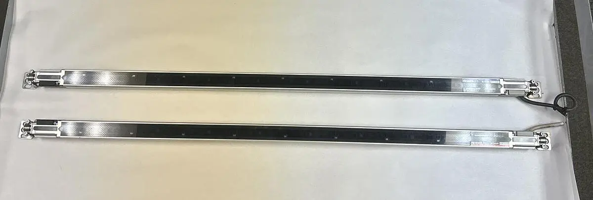 USED KEYENCE SL-V40H-T & SL-V40H-R