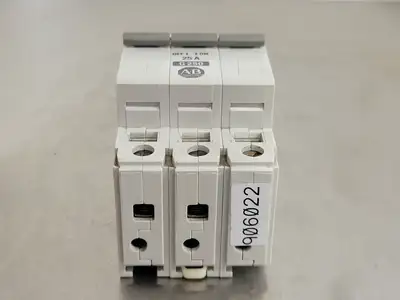 USED ALLEN-BRADLEY 1492-CB3-G250