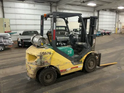 USED 2010 KOMATSU FG25T-16