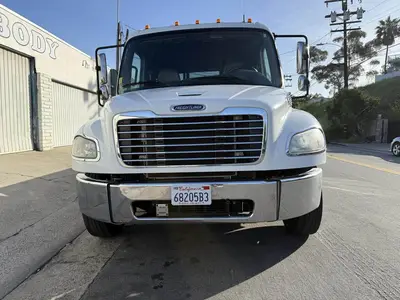 USED 2020 FREIGHTLINER M2 106