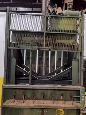 60" X 30" X 48" SELCO MODEL #V5-HD HYDRAULIC VERTICAL BALER: STOCK 17517